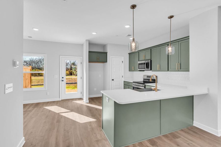 Furnished interior view inside a new home in Oxford Station, Gallatin (Image 7).