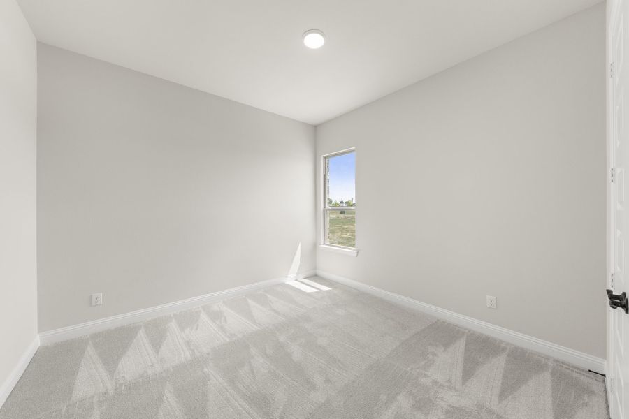 Spacious, unfurnished interior of a new home in River Ranch, Van Alstyne (Image 26).