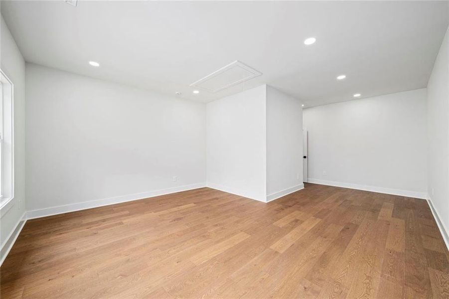 Spacious, unfurnished interior of a new home in , Atlanta (Image 35). Spacious, unfurnished interior of a new home in , Atlanta (Image 35).