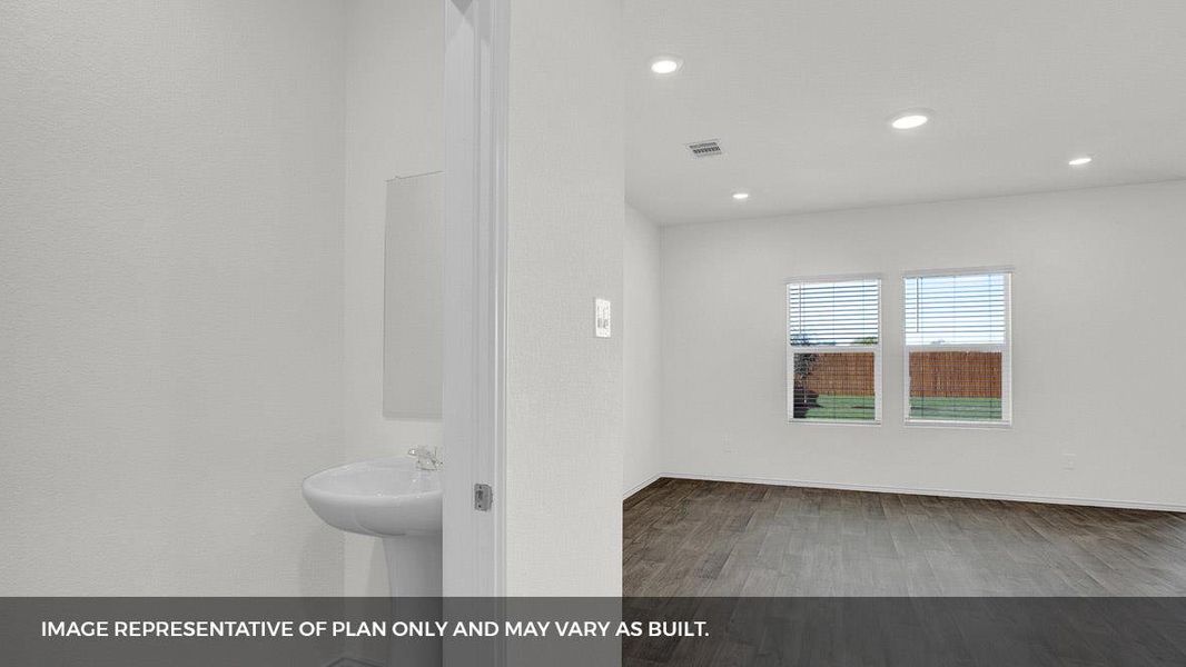 Spacious, unfurnished interior of a new home in Carillon, Manor (Image 13). Spacious, unfurnished interior of a new home in Carillon, Manor (Image 13).