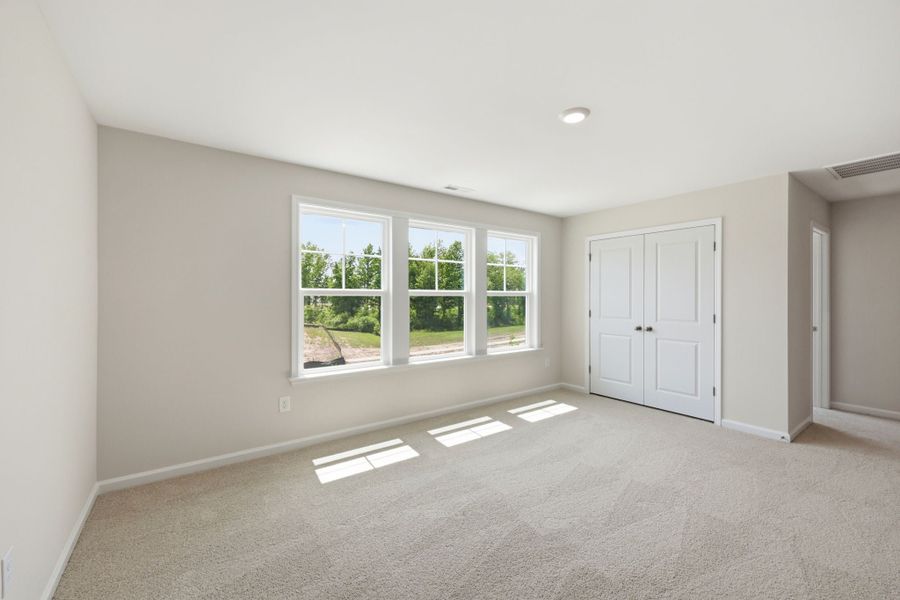 Spacious, unfurnished interior of a new home in The Farm at Neill's Creek, Lillington (Image 25).