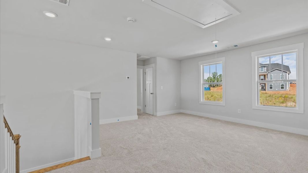 Furnished interior view inside a new home in Wells Crossing, Seneca (Image 20).
