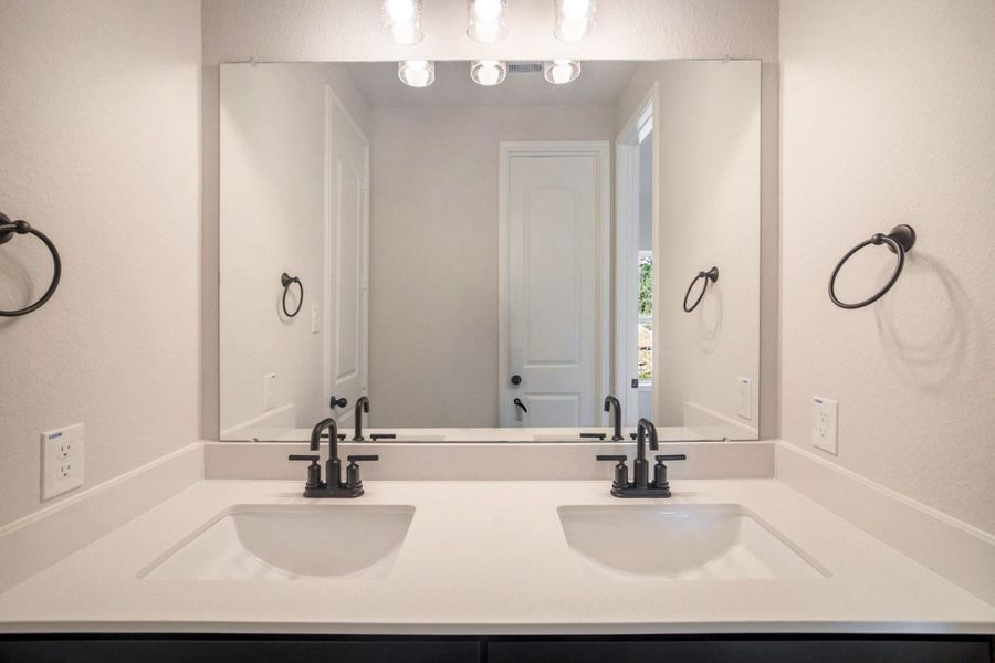 Image 29 of a home in Encino Estates.