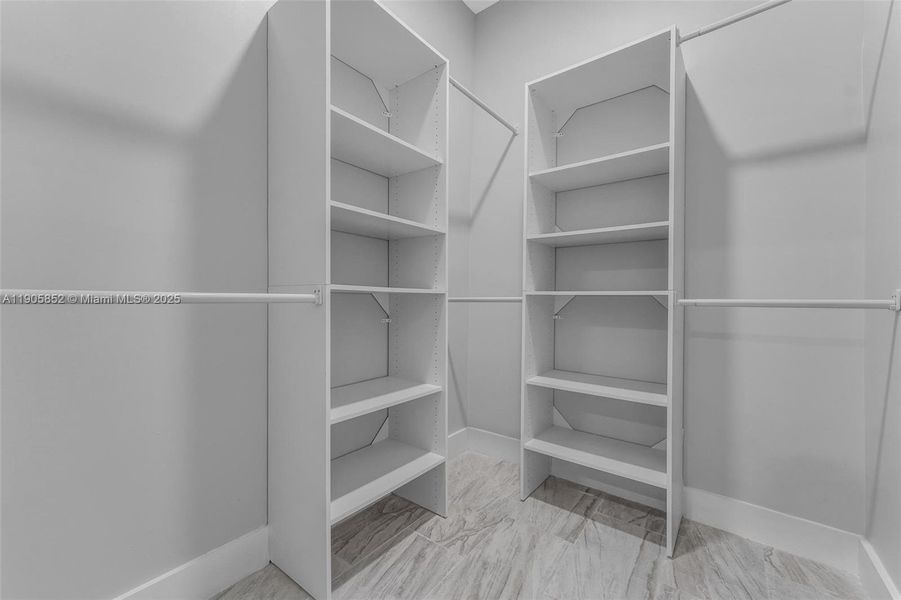 Spacious, unfurnished interior of a new home in , Miami (Image 68).