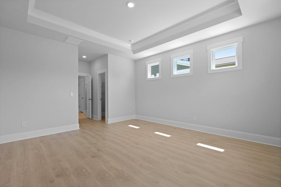Spacious, unfurnished interior of a new home in Sheep Island, Summerville (Image 23).