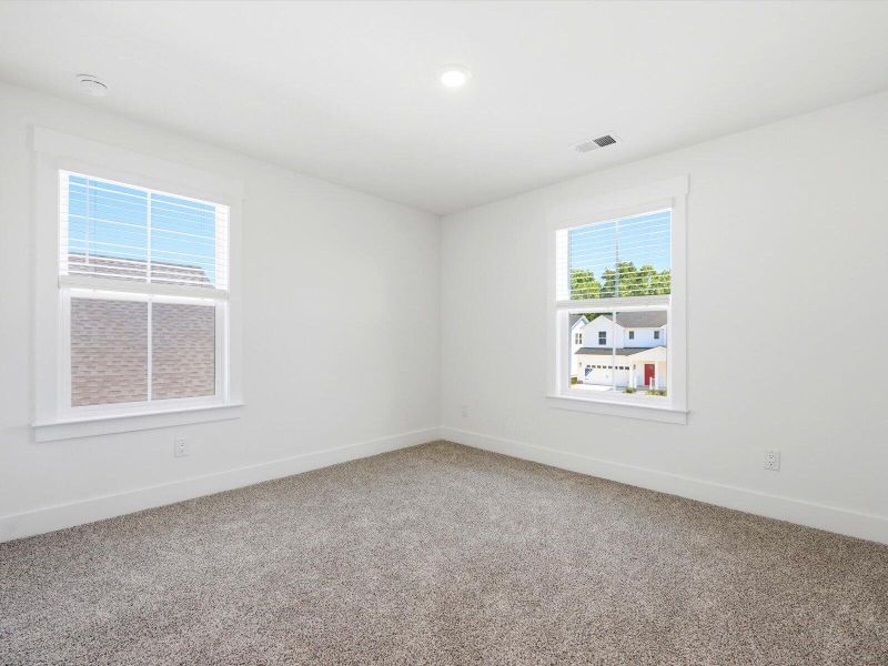 Spacious, unfurnished interior of a new home in , Summerville (Image 32).