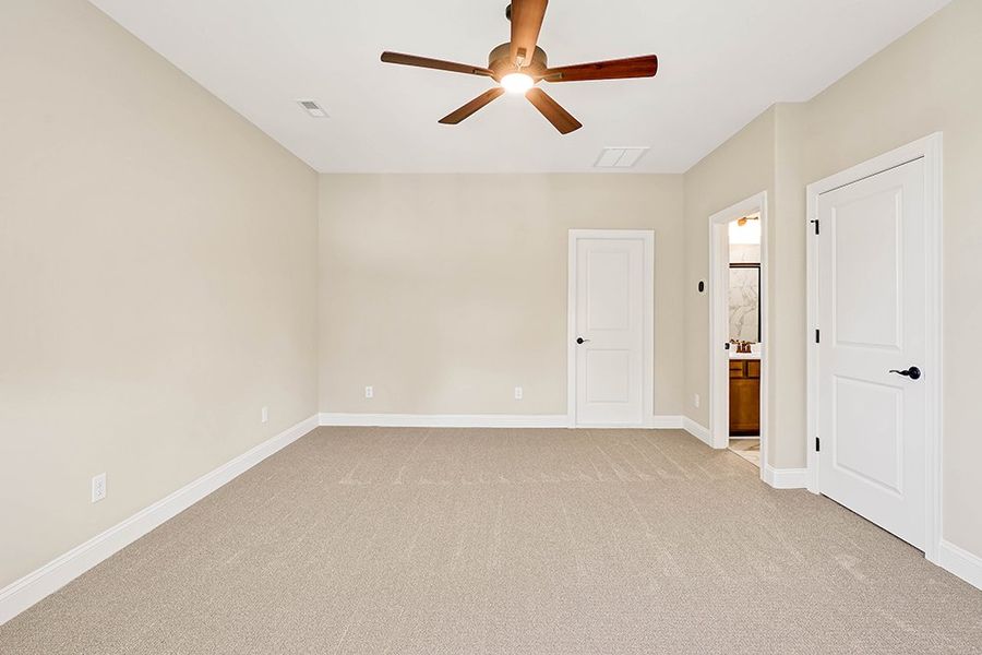 Cruz Bay, Bonus Room