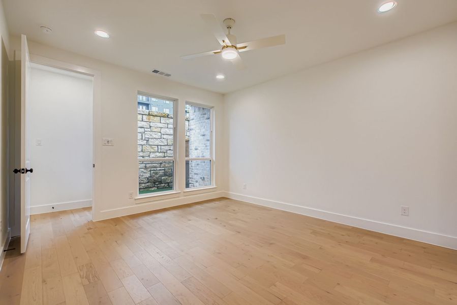 Spacious, unfurnished interior of a new home in Castle Hills Northpointe - Townhomes, Lewisville (Image 18).