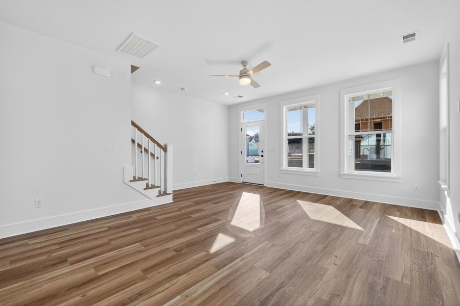 Spacious, unfurnished interior of a new home in , Summerville (Image 27).