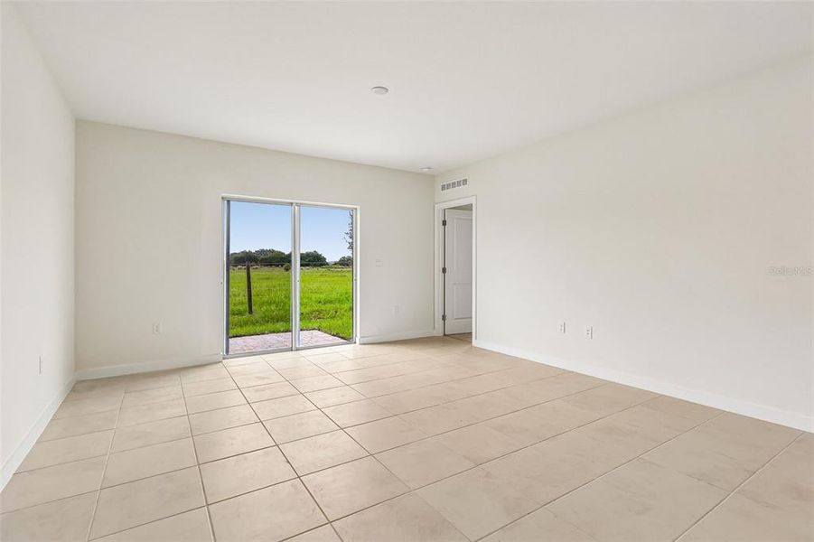 Spacious, unfurnished interior of a new home in Liberty Trace, Haines City (Image 24).