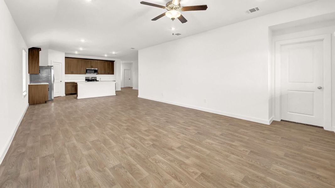Spacious, unfurnished interior of a new home in Tamarron, Fulshear (Image 11). Spacious, unfurnished interior of a new home in Tamarron, Fulshear (Image 11).