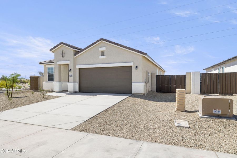 3-web-or-mls-23925-w-hopi-st-2001