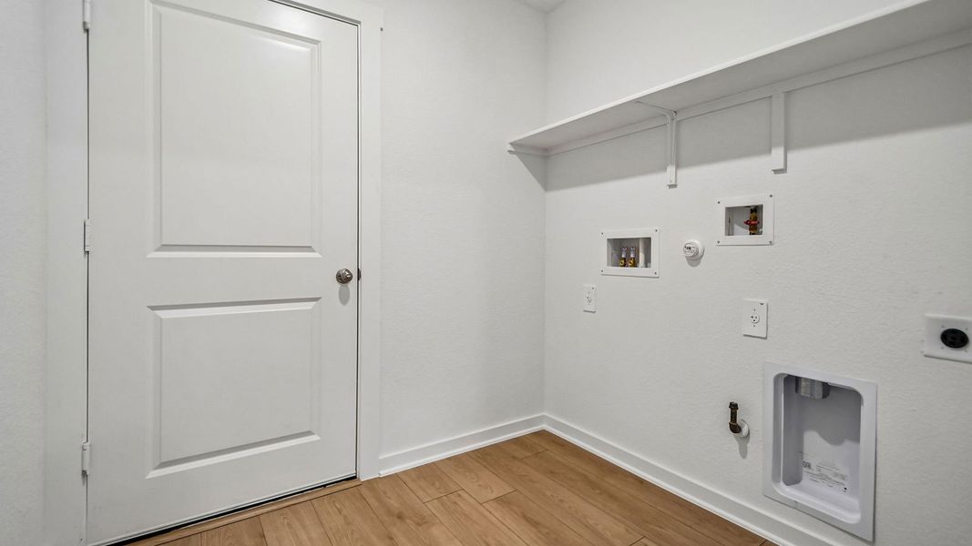 Spacious, unfurnished interior of a new home in Trails at Wildhorse, Austin (Image 32).