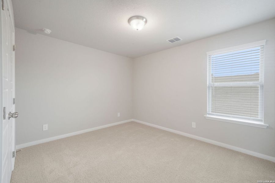 Spacious, unfurnished interior of a new home in Royal Crest, San Antonio (Image 18).