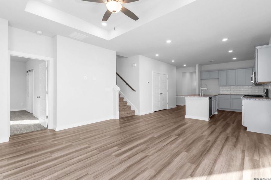 Spacious, unfurnished interior of a new home in , San Antonio (Image 14).