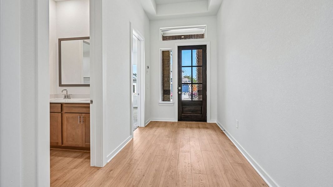 Spacious, unfurnished interior of a new home in The Enclave at Bar W Ranch, Leander (Image 24).