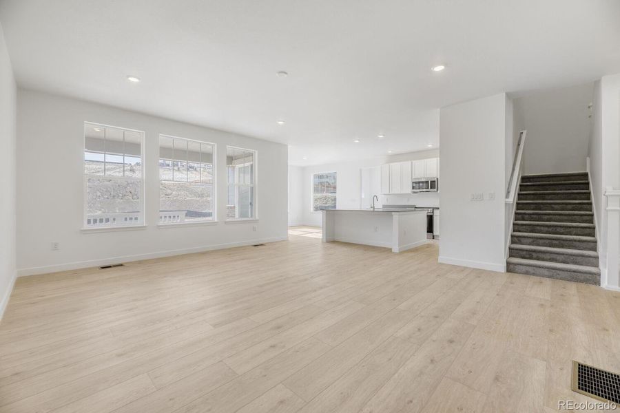 Spacious, unfurnished interior of a new home in , Littleton (Image 8).