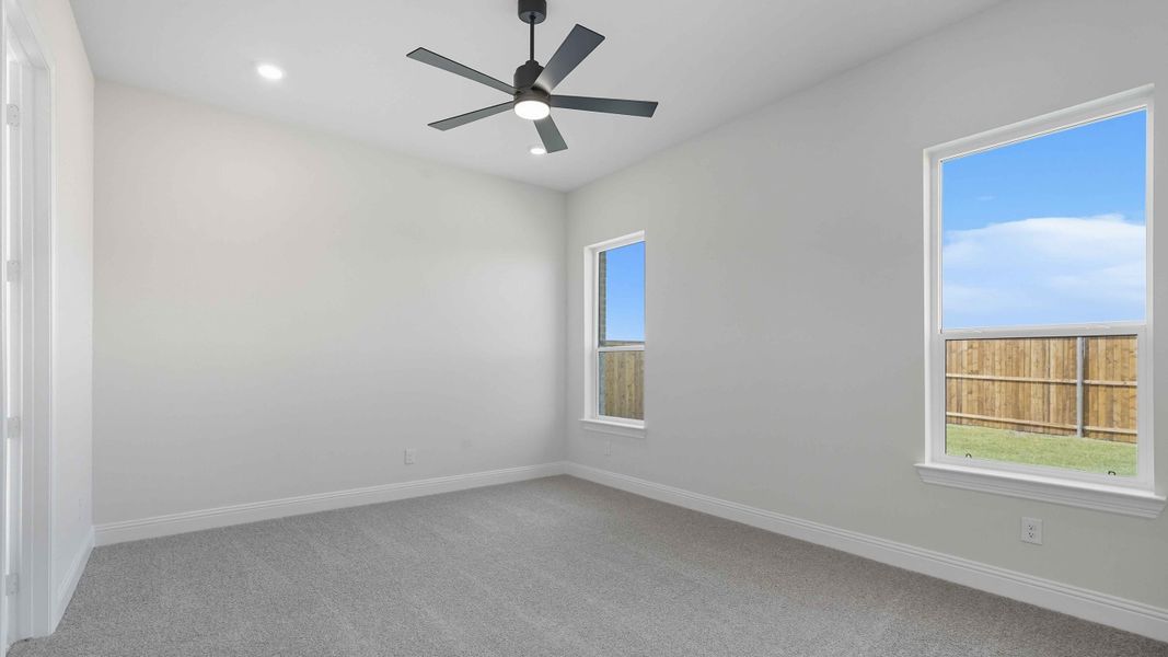 Spacious, unfurnished interior of a new home in Peachtree Meadows, Rockwall (Image 19).