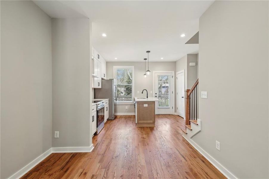 Spacious, unfurnished interior of a new home in , Atlanta (Image 9).