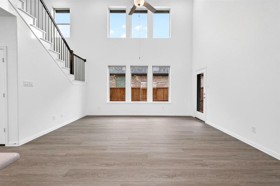 Spacious, unfurnished interior of a new home in Tarrytown, Crowley (Image 20).