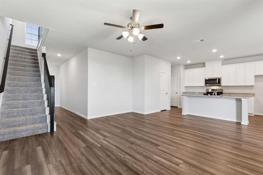 Spacious, unfurnished interior of a new home in AnaCapri, Anna (Image 13). Spacious, unfurnished interior of a new home in AnaCapri, Anna (Image 13).