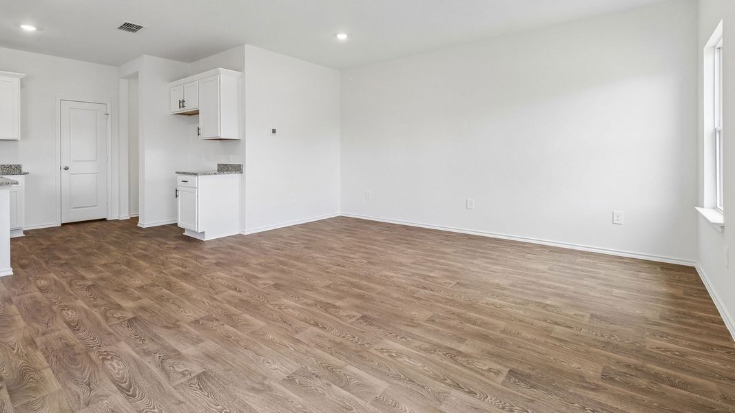 Spacious, unfurnished interior of a new home in Palomino, Manor (Image 16).
