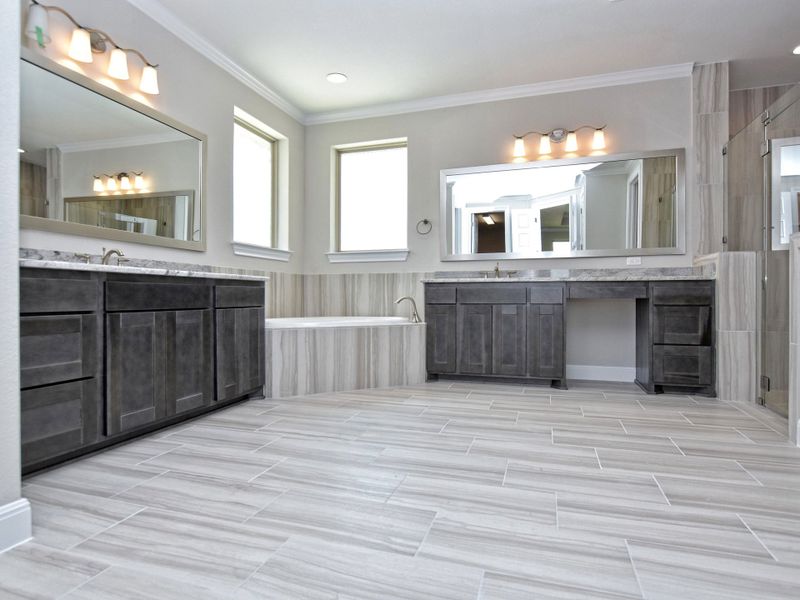 Representative furnished interior of a home built from the San Simeon II by Giddens Homes in Clearwater Ranch, Liberty Hill (Image 11).