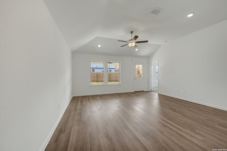 Spacious, unfurnished interior of a new home in Meadows at Clear Springs, New Braunfels (Image 23). Spacious, unfurnished interior of a new home in Meadows at Clear Springs, New Braunfels (Image 23).
