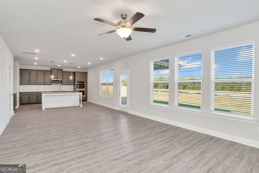 Spacious, unfurnished interior of a new home in Harley Farms South, Bonaire (Image 14).