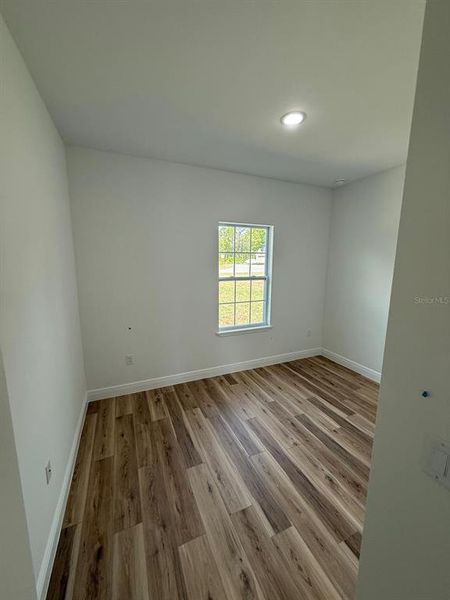 Spacious, unfurnished interior of a new home in , Ocala (Image 9).
