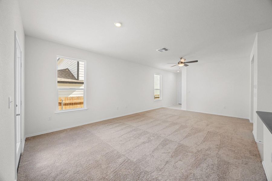 Spacious, unfurnished interior of a new home in Creekside at Estancia, Austin (Image 14).