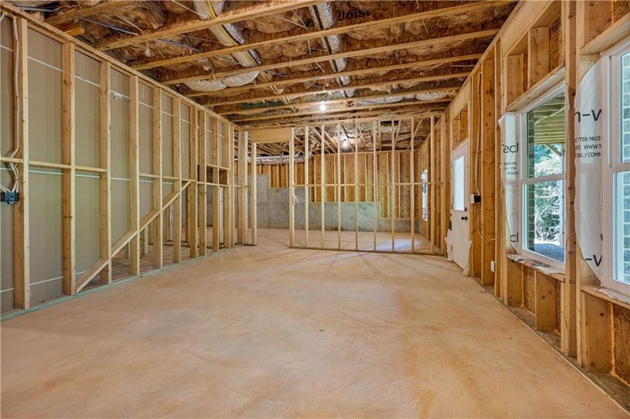 Spacious, unfurnished interior of a new home in , Jefferson (Image 13).