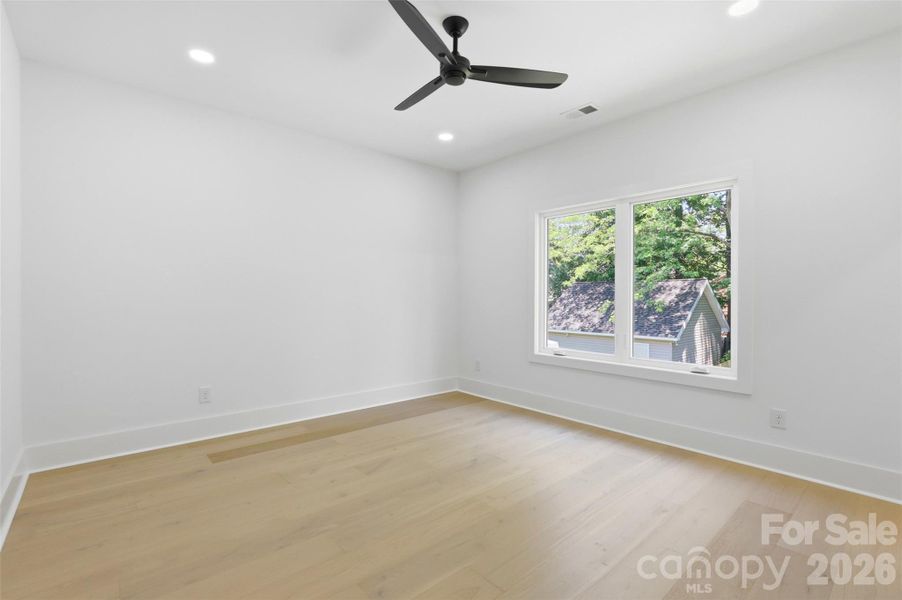 2nd bedroom with huge walk-in closet