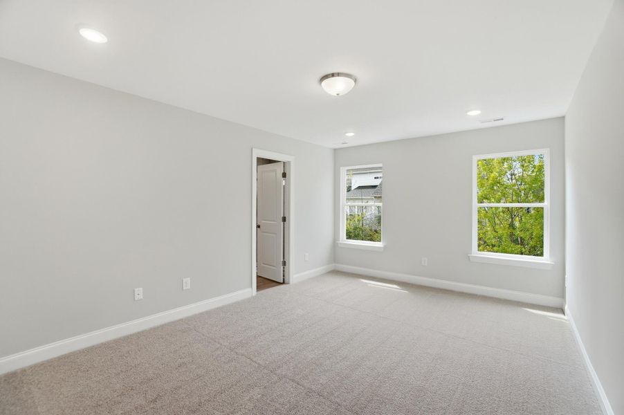 Spacious, unfurnished interior of a new home in Harrisburg Village Townhomes, Harrisburg (Image 35).