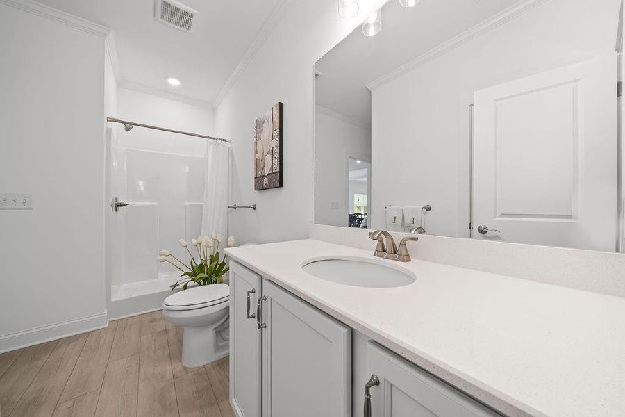Furnished interior view inside a new home in , Dallas (Image 14).