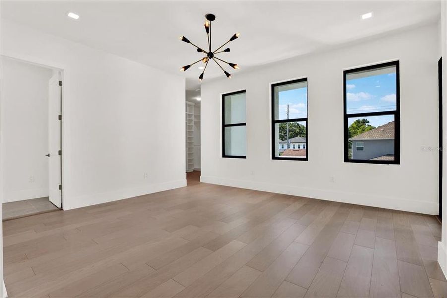 Spacious, unfurnished interior of a new home in , Tampa (Image 12).