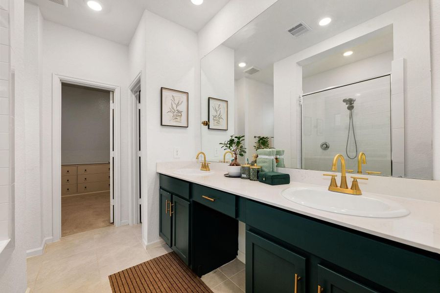 Furnished interior view inside a new home in ARTAVIA: Fairway Collection, Conroe (Image 38).