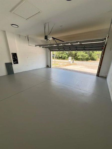 Spacious, unfurnished interior of a new home in , Lake Wales (Image 27).