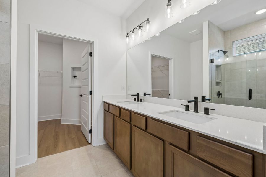 Furnished interior view inside a new home in Del Webb Barton Village, Lebanon (Image 5).