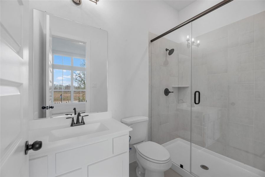 Furnished interior view inside a new home in Sienna, Missouri City (Image 8).