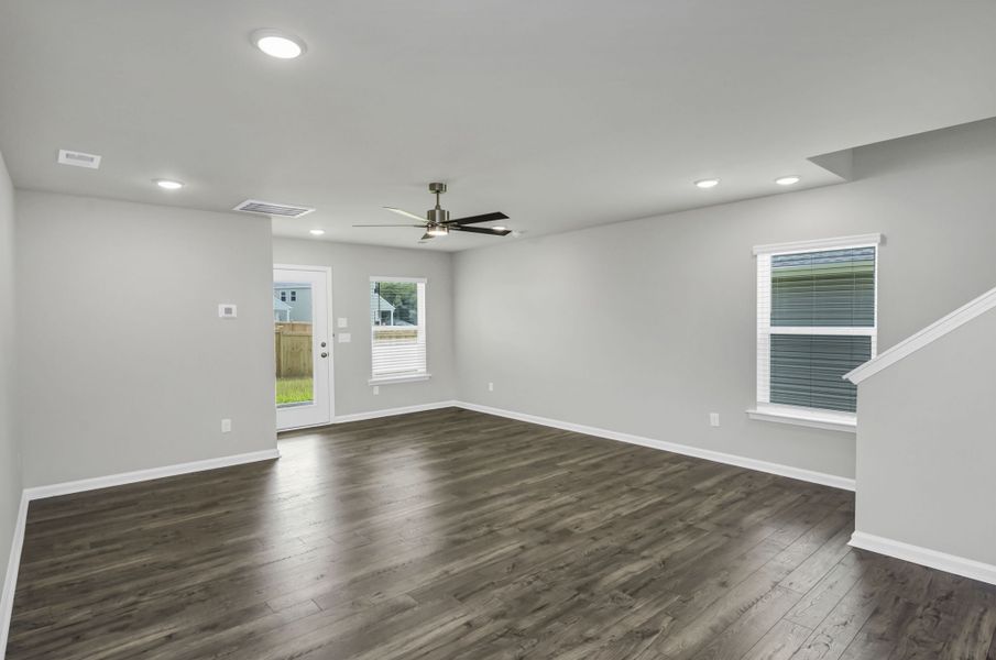 Representative unfurnished interior of a home built from the Stacey by Veranda Homes in Hitchcock Preserve, Aiken (Image 26). Representative unfurnished interior of a home built from the Stacey by Veranda Homes in Hitchcock Preserve, Aiken (Image 26).