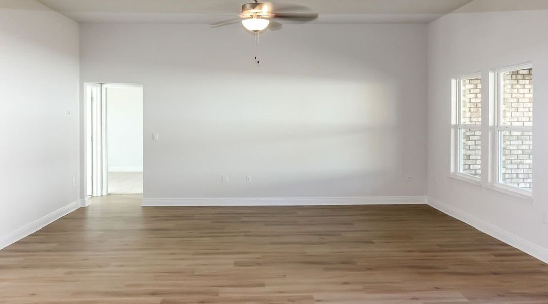 Spacious, unfurnished interior of a new home in Pecan Valley, Cantonment (Image 15).