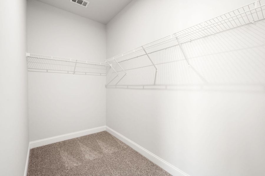 Spacious, unfurnished interior of a new home in Waterways, Richmond Hill (Image 20).