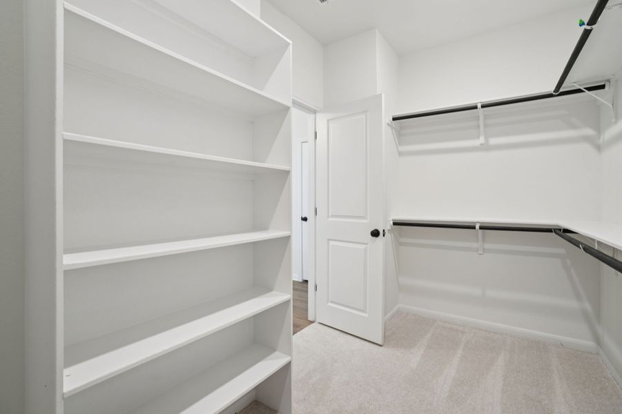 Spacious, unfurnished interior of a new home in Village at Three Oaks, Seguin (Image 51).