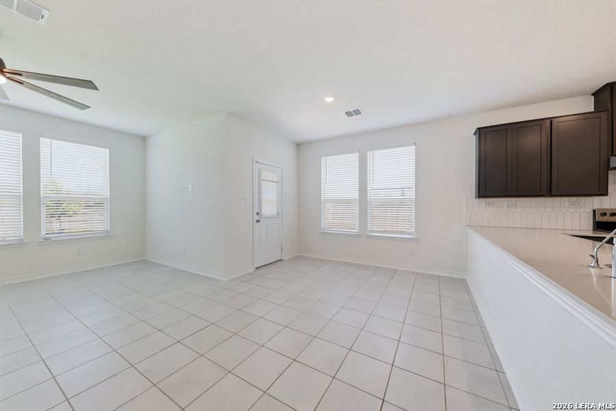 Spacious, unfurnished interior of a new home in Briarwood Oaks, San Antonio (Image 27).