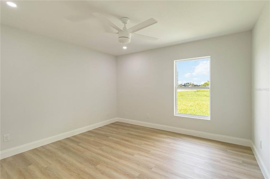 Spacious, unfurnished interior of a new home in , Rotonda West (Image 25).