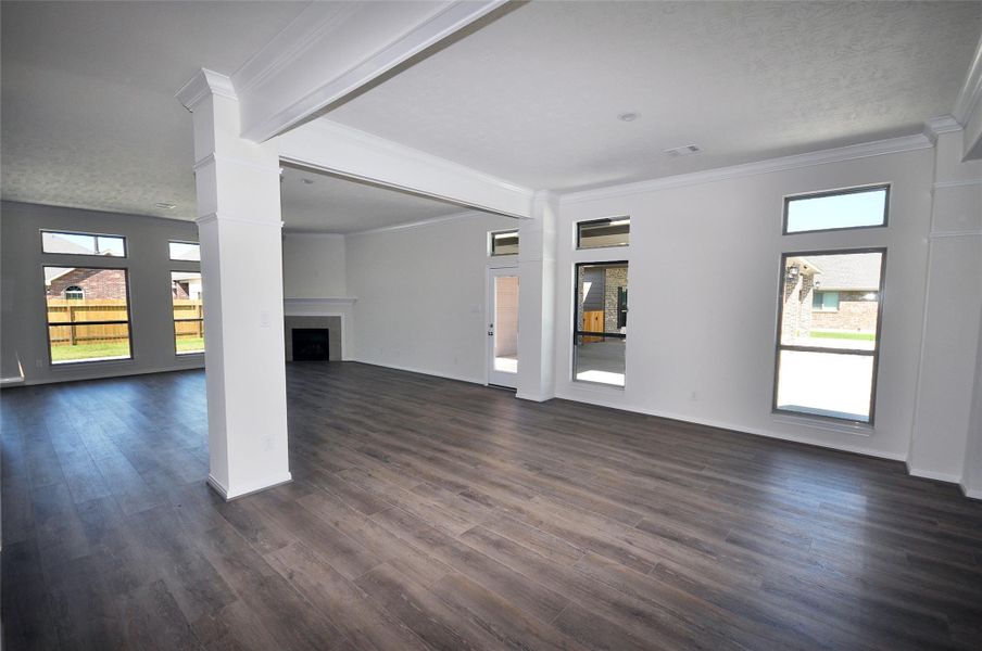 Spacious, unfurnished interior of a new home in Pedregal, League City (Image 22).