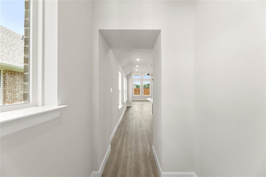 3_04. 2244 Aspen Chase - Entry (2)