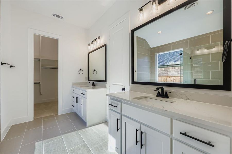 Furnished interior view inside a new home in M3 Ranch 60s, Mansfield (Image 8).