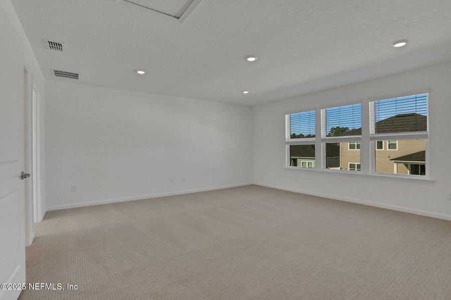 Spacious, unfurnished interior of a new home in Jennings Farm, Middleburg (Image 37). Spacious, unfurnished interior of a new home in Jennings Farm, Middleburg (Image 37).